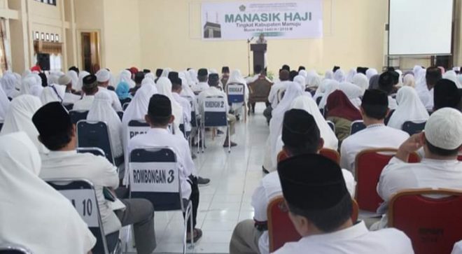 Foto: Peserta manasik haji yang sedang mengikuti arahan dari Kepala