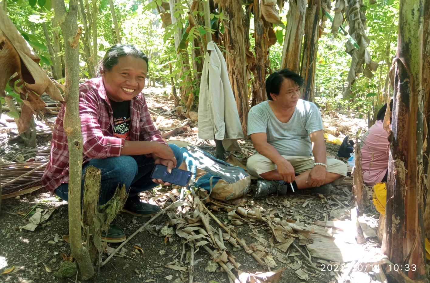 Muhammad Adil Tambono bersama Budianto Hakim saat berada di lokasi Testpit di Situs Buyung