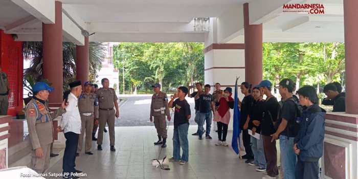 Satpol PP Polman Kawal Aksi KOMIK Tuntut Penyelesaian Konflik Agraria